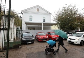 Quejas vecinales sobre la seguridad en los aledaños del centro de salud de Levante: peleas, alcohol y vandalismo
