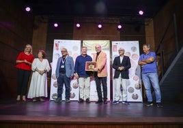 Cañizares, Ana Pérez, Plaza y los cuatro galardonados en la clausura de las jornadas de teatros históricos