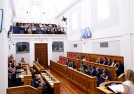 Las Cortes de Castilla-La Mancha aprueban un nuevo Estatuto «leal con España»