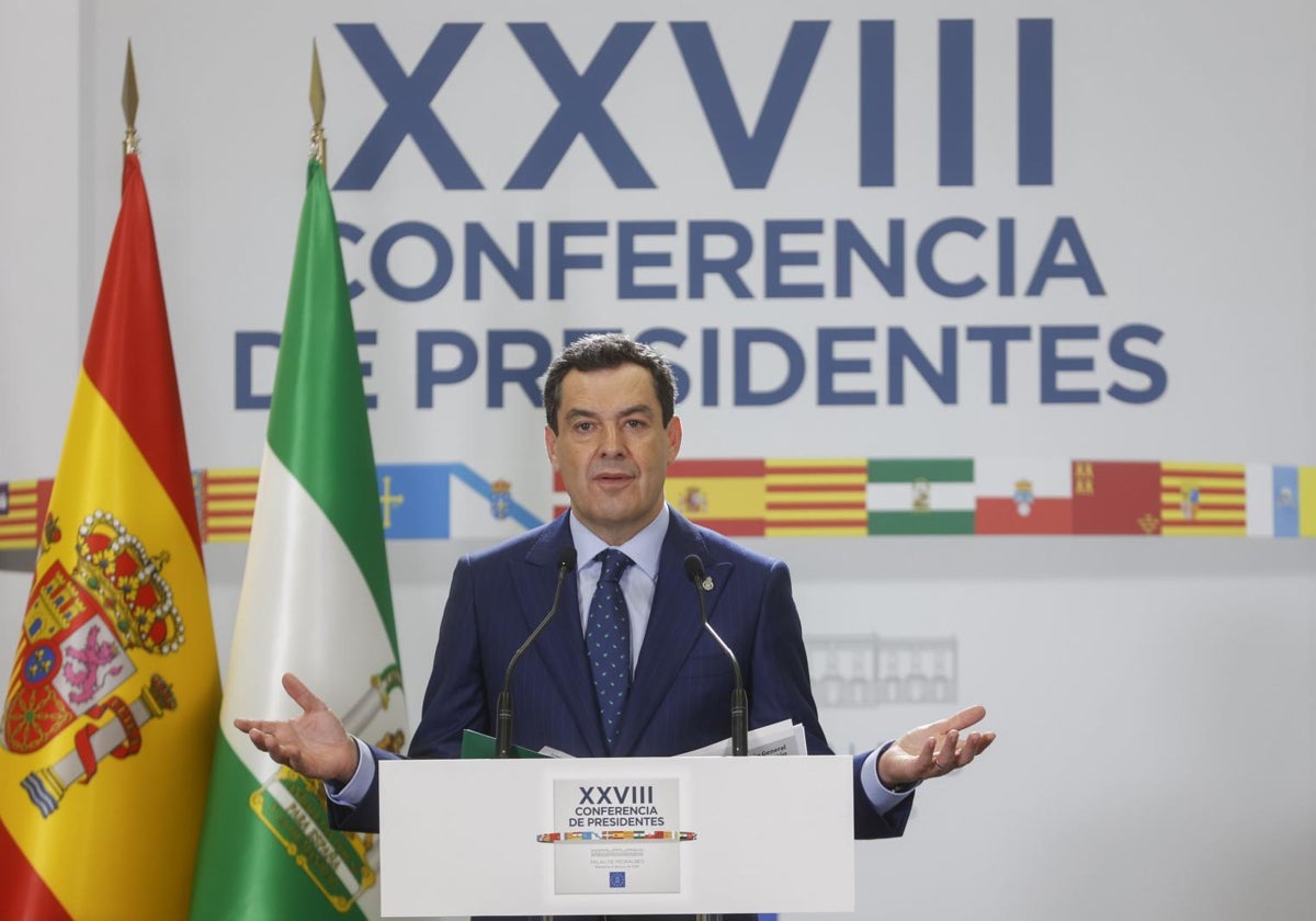 Juanma Moreno durante la rueda de prensa posterior a la Conferencia de Presidentes
