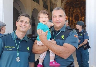 La niña milagro del Rocío: «Mi hija volvió a nacer gracias a esos dos guardias civiles»