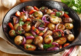3 alimentos que no deberías cocinar en una sartén de hierro fundido