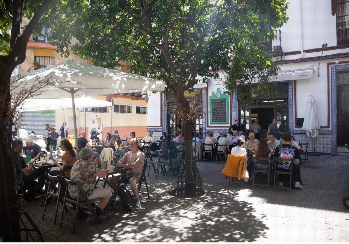 La terraza de la taberna Zurbarán en Sevilla