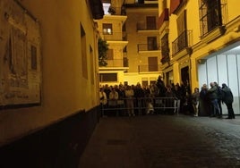 Policías nacionales denuncian que el subdelegado y el alcalde «desvían» su responsabilidad con las vallas en la Semana Santa de Sevilla
