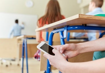 ¿Es el escepticismo tecnológico una moda? Estudios demuestran que prohibir el móvil en el aula no mejora los resultados
