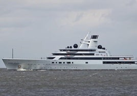 El yate del cofundador de Google, uno de los hombres más ricos del mundo, llega a Ibiza