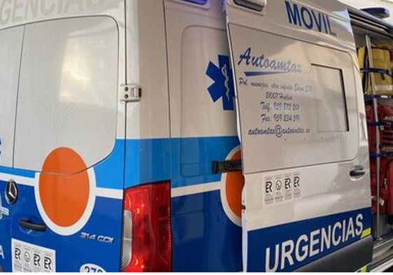 Imagen de archivo de una ambulancia de Huelva