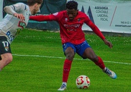 Isaac Obeng hará la pretemporada con el Cádiz CF.