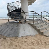 Reabre el acceso de la escalera de caracol a la playa de Santa María del Mar de Cádiz