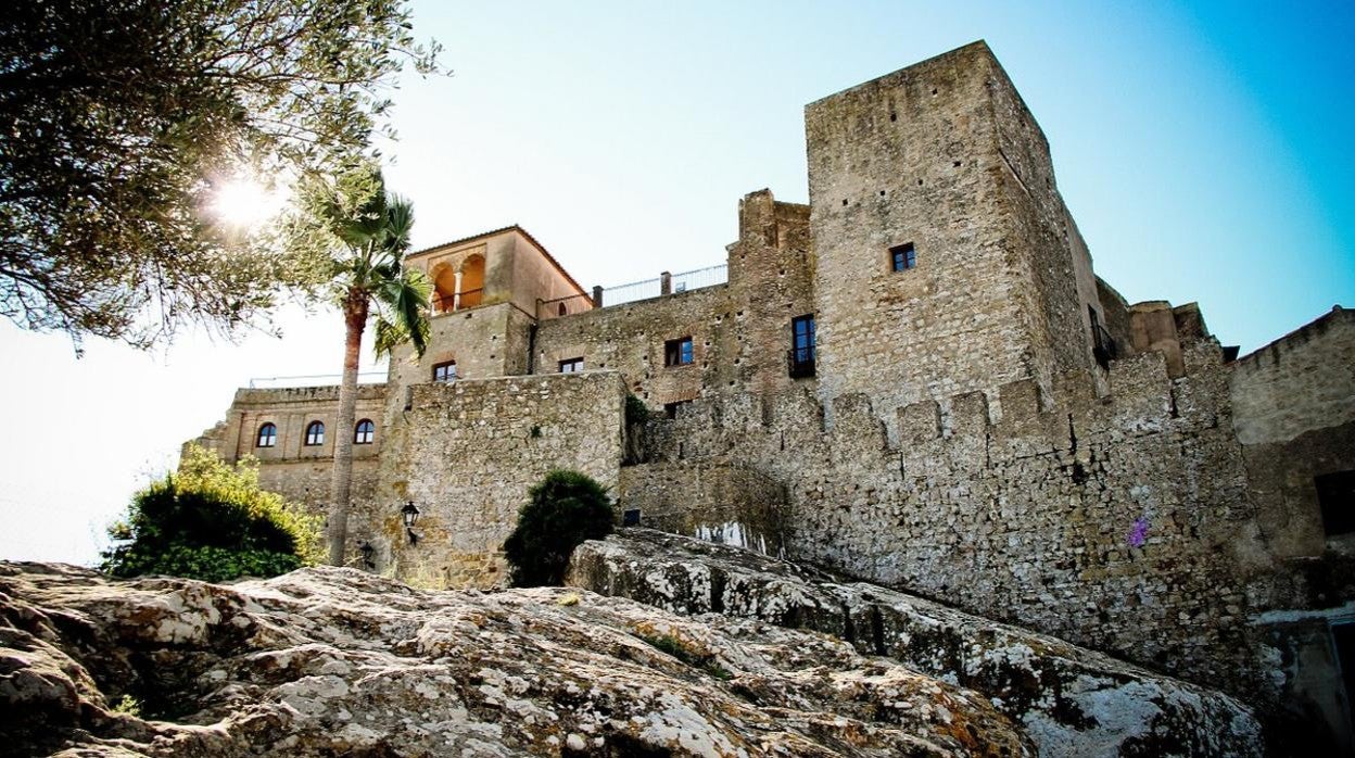 Imagen del hotel castillo por fuera..